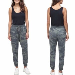 Splendid Joggers in Camo Size Small